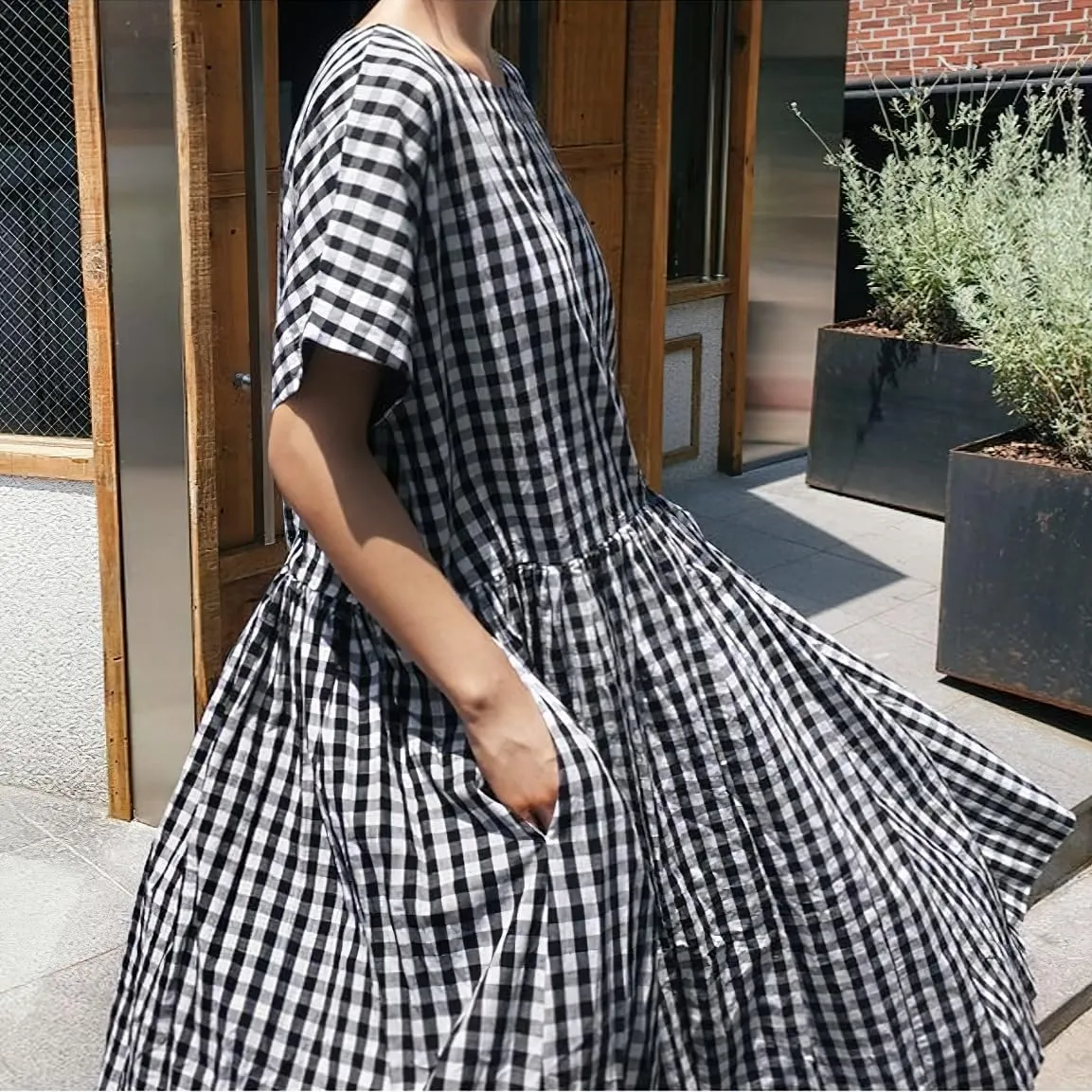 chouyatou Women's Summer Plaid Short Sleeve Loose Fit Cotton Dress Gingham Midi Shirt Dress with Pockets