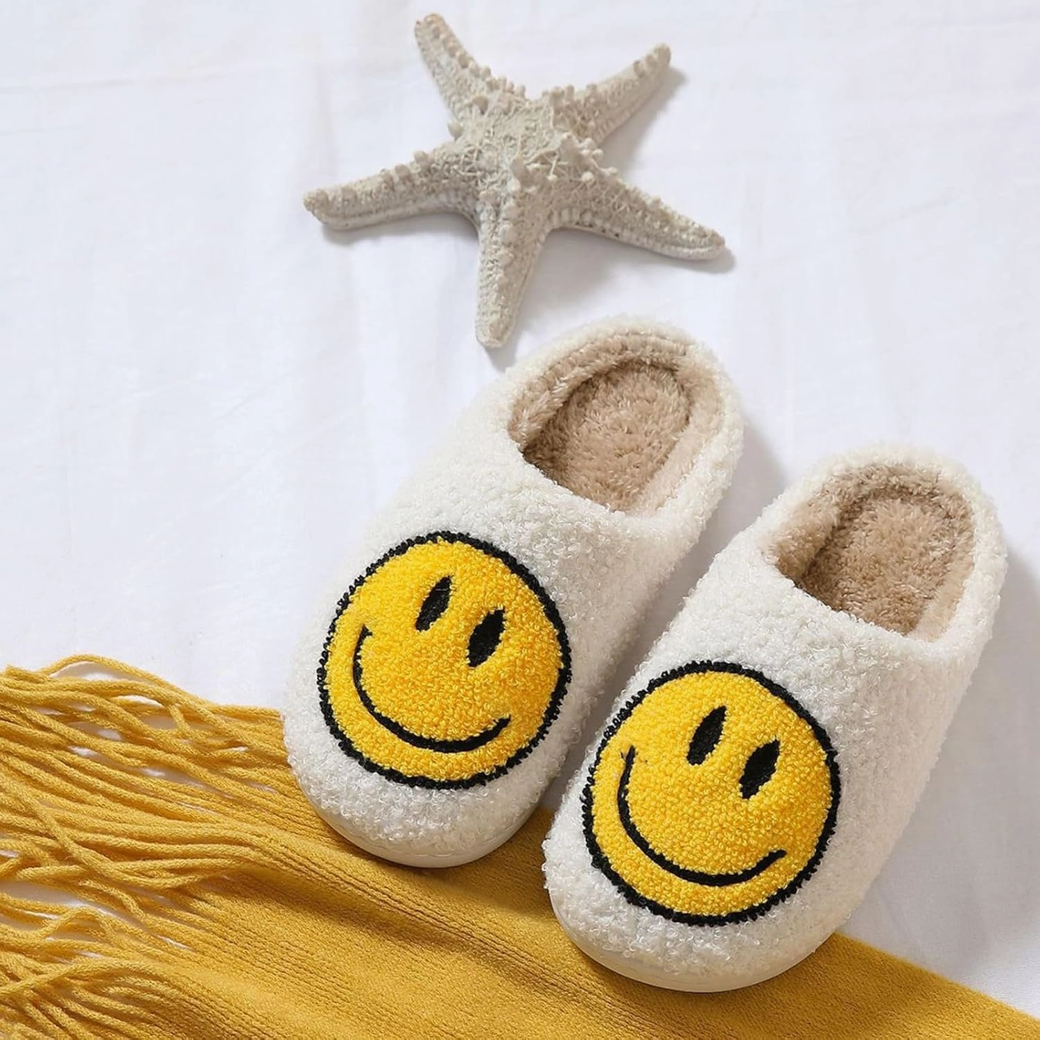 Cute Smile Face Kids' Plush Happy Face Slippers - Non-Slip, Warm, Indoor/Outdoor
