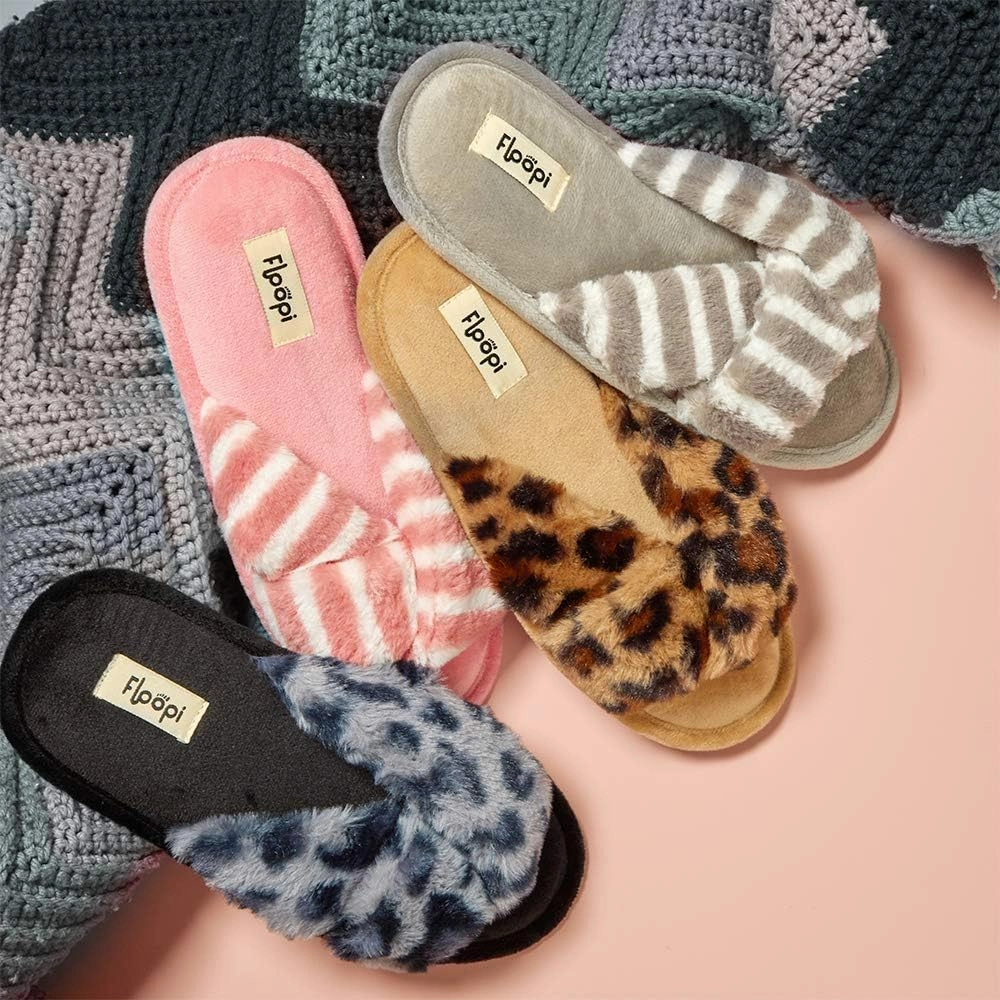 Floopi Summer Indoor Outdoor Open Toe Slippers for Women with Memory Foam, Soft Velour Criss Cross Faux Fur, Anti Skid Rubber Outsole