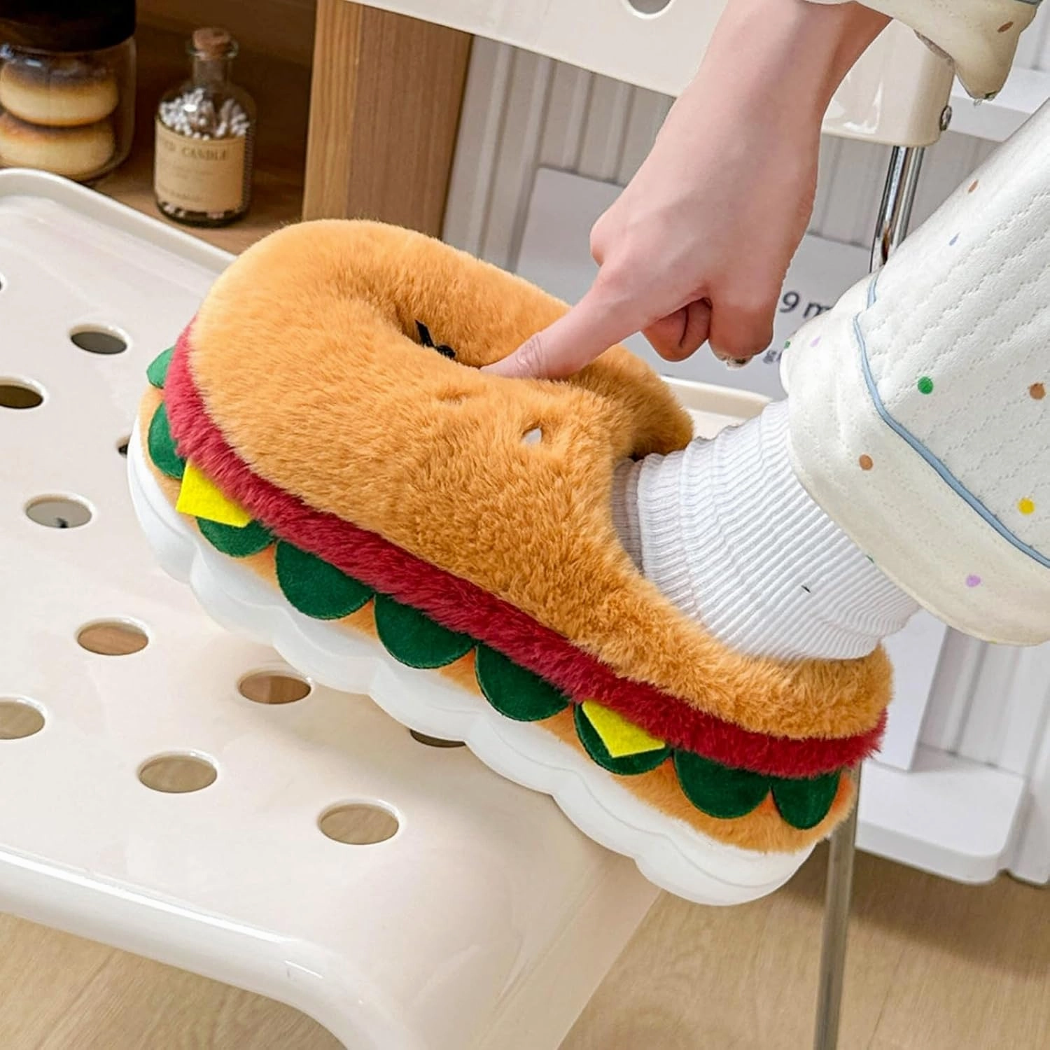 Fuzzy Slippers for Women Cute Burger hape Cozy Warm Soft Anti-Slip Soles Indoor Outdoor Closed back Fluffy Slippers