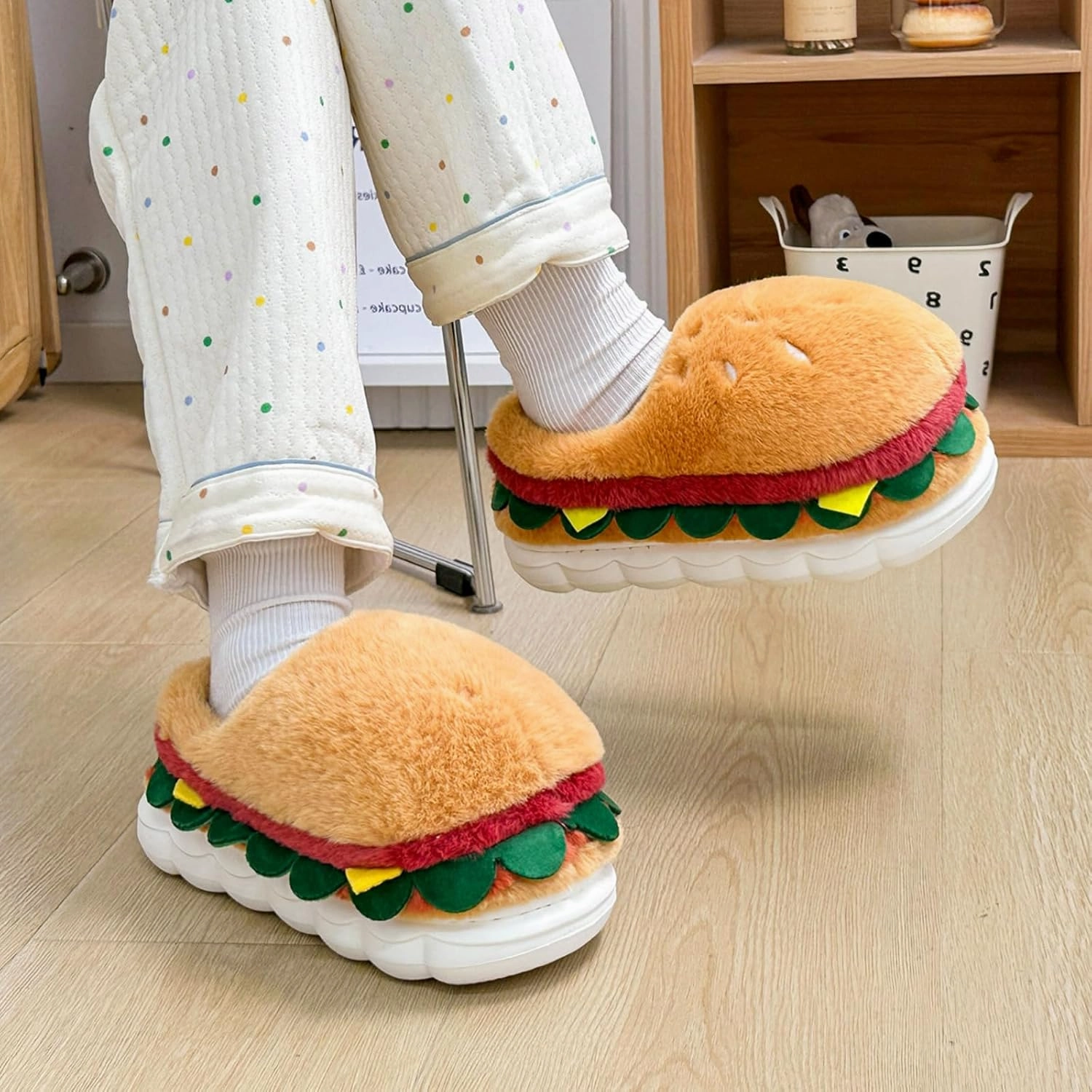 Fuzzy Slippers for Women Cute Burger hape Cozy Warm Soft Anti-Slip Soles Indoor Outdoor Closed back Fluffy Slippers