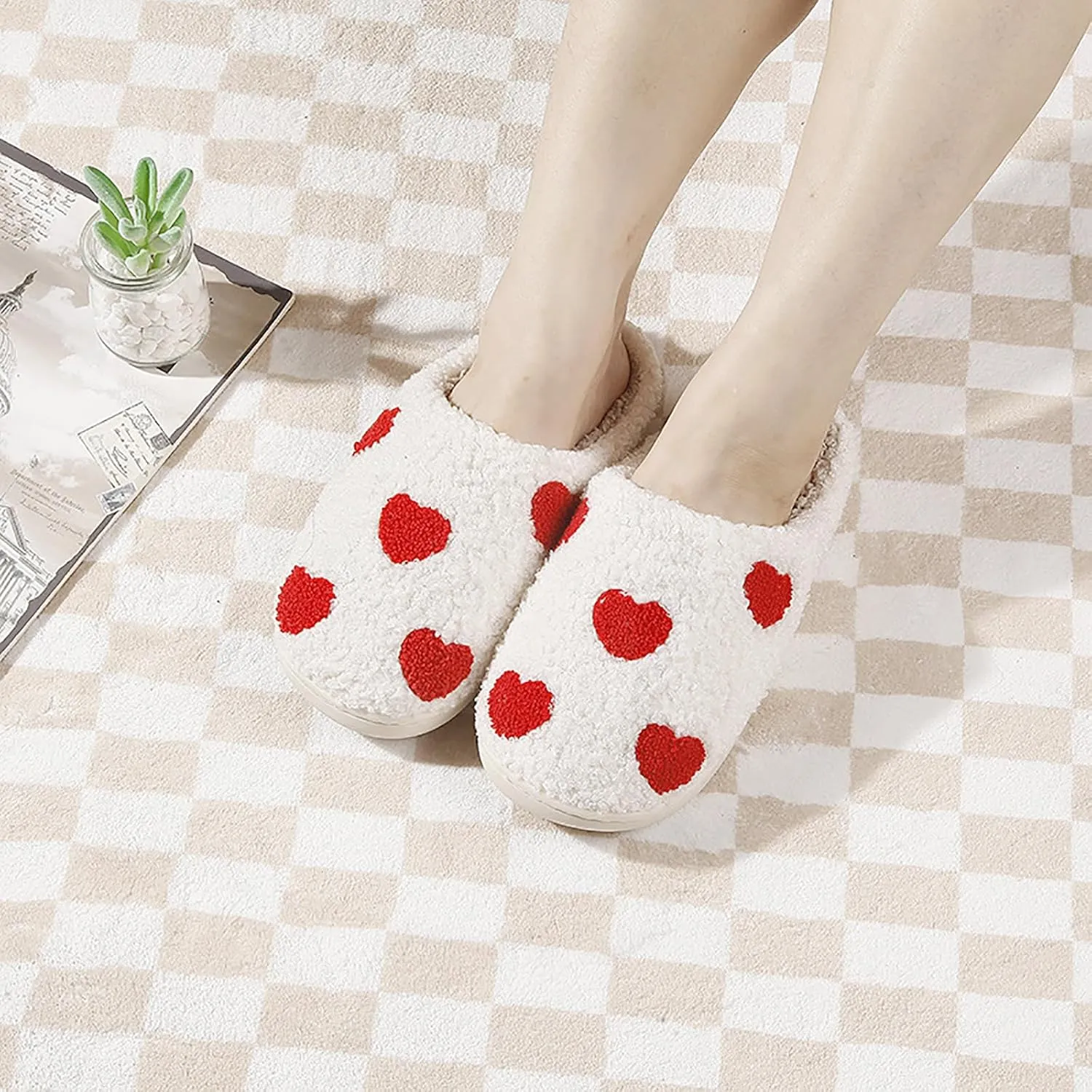 Women's Men's Cute Fuzzy Heart Slippers Memory Foam Fluffy Couple Slippers Cozy House Indoor Outdoor Shoes